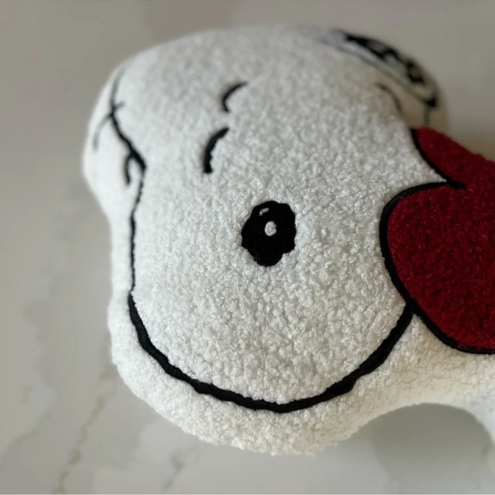 Peanuts Snoopy Throw Pillow by Berkshire Valentine’s Day Heart NWT - Picture 3 of 4